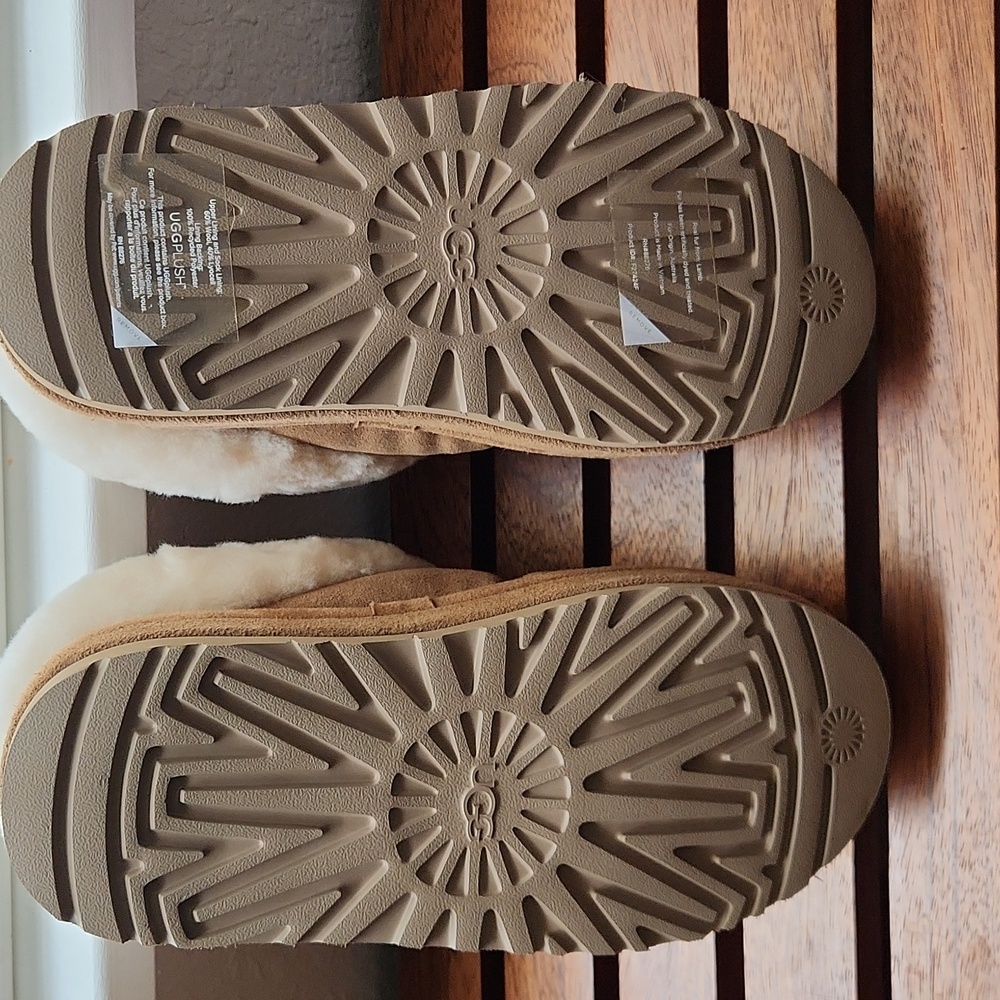 UGG Tazzlita Slippers - Picture 5 of 7